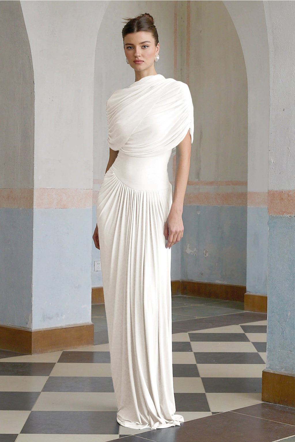 Vestido maxi plisado asimétrico