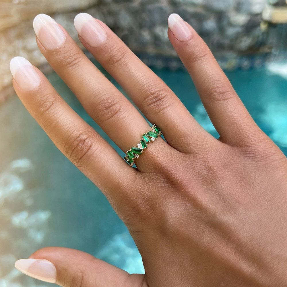 Anillo de esmeralda en corte baguette (ajustable)