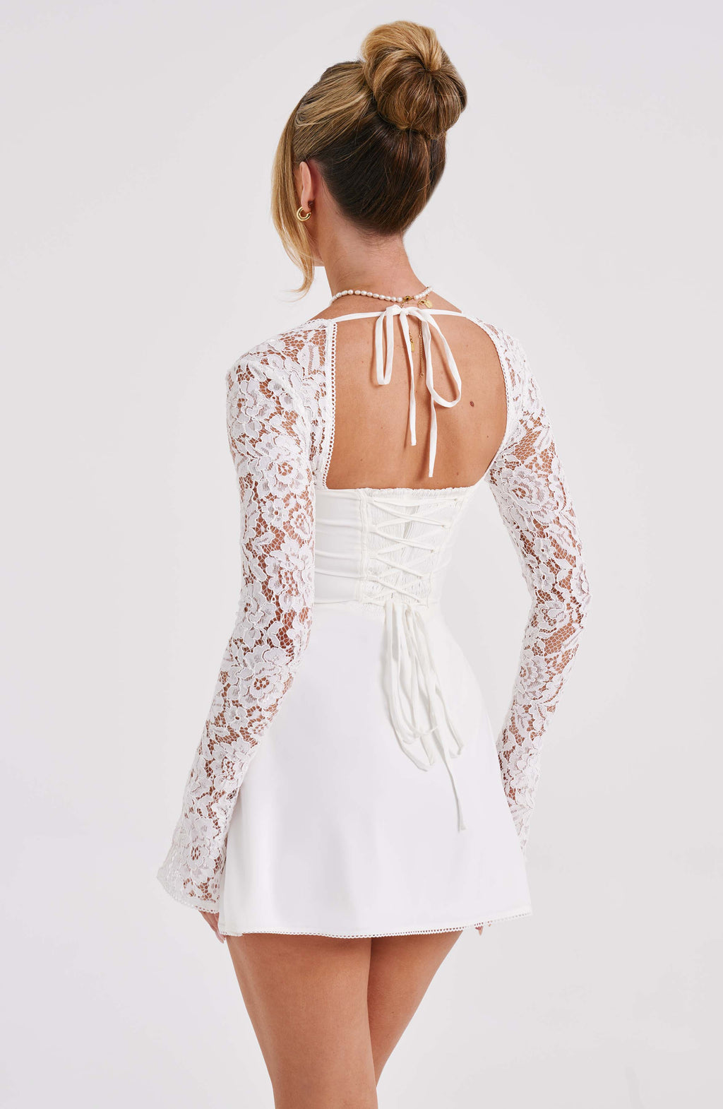 Vestido con Mangas de Encaje