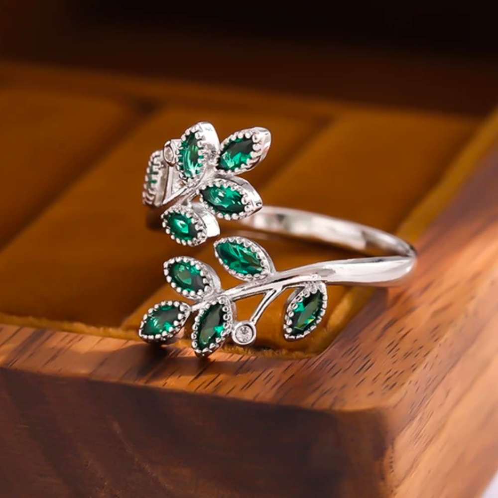 Anillo  de hoja de esmeralda