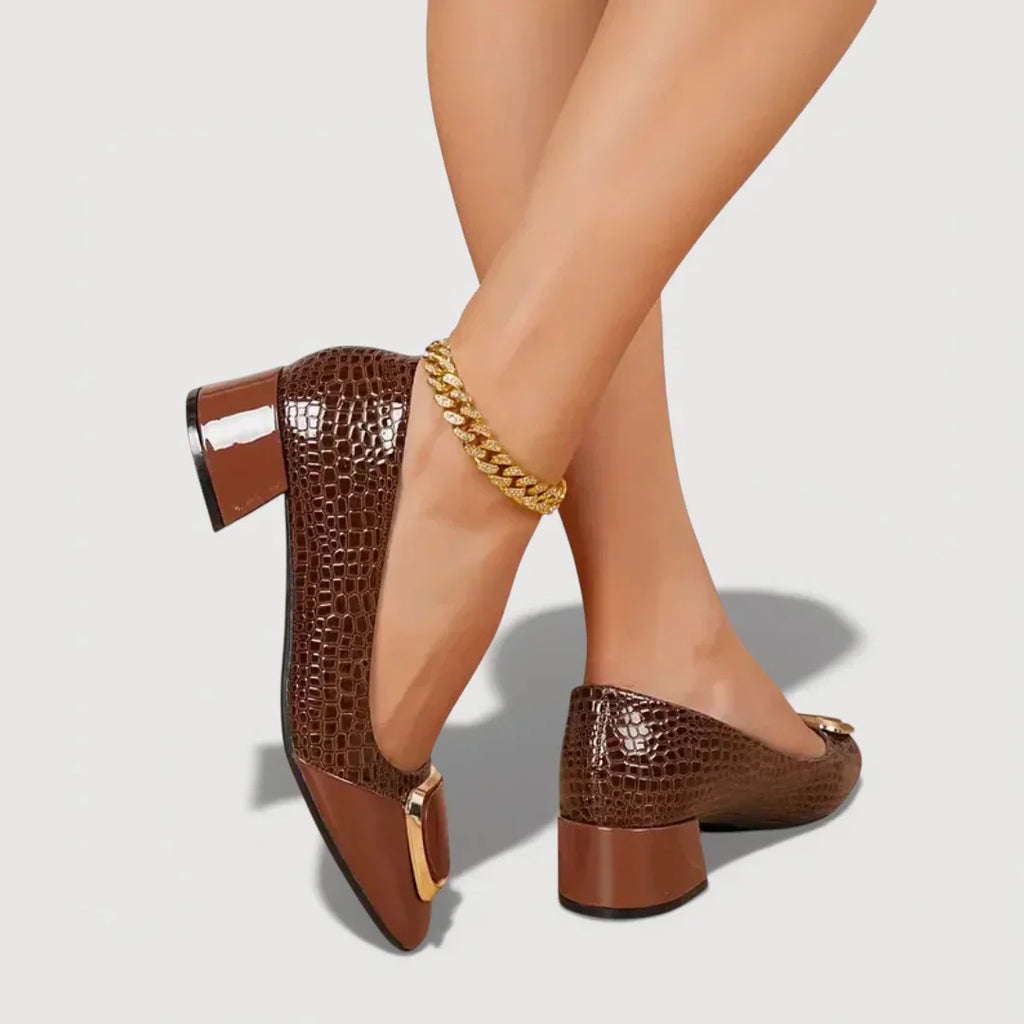 Zapatos de tacón bajo efecto cocodrilo