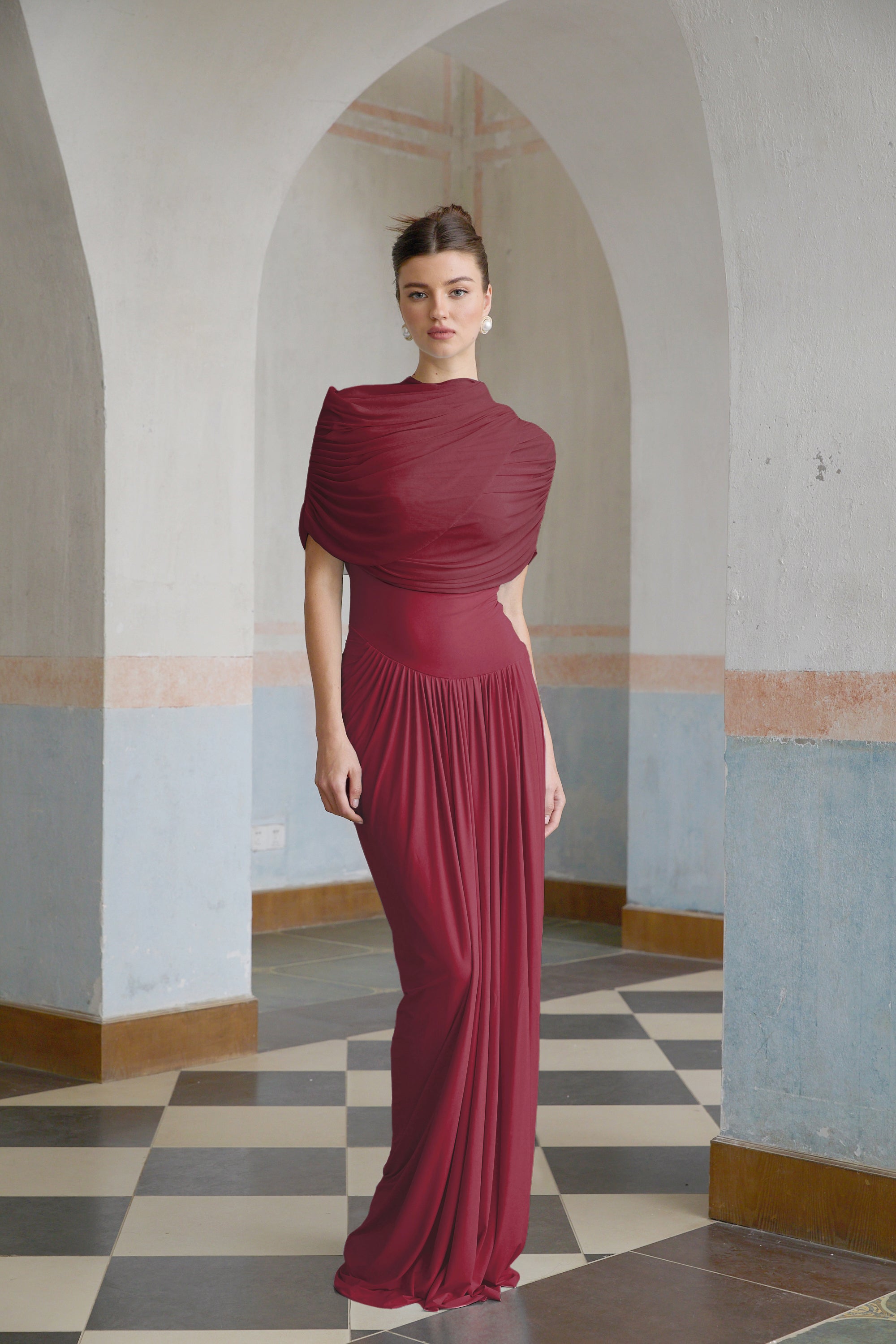 Vestido maxi plisado asimétrico