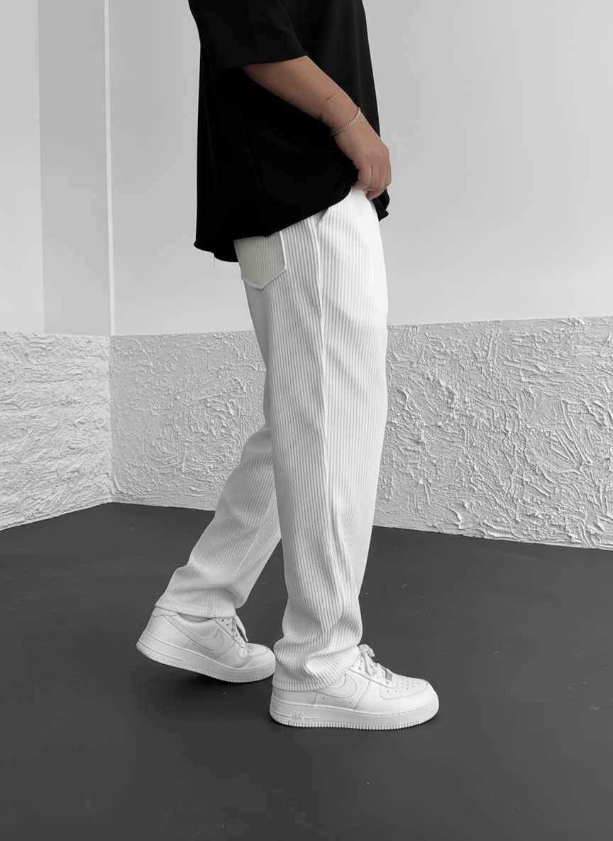 Pantalón acanalado relajado