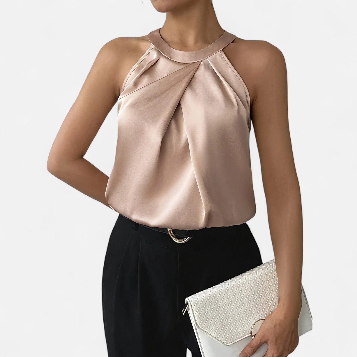 Top de satén con cuello halter