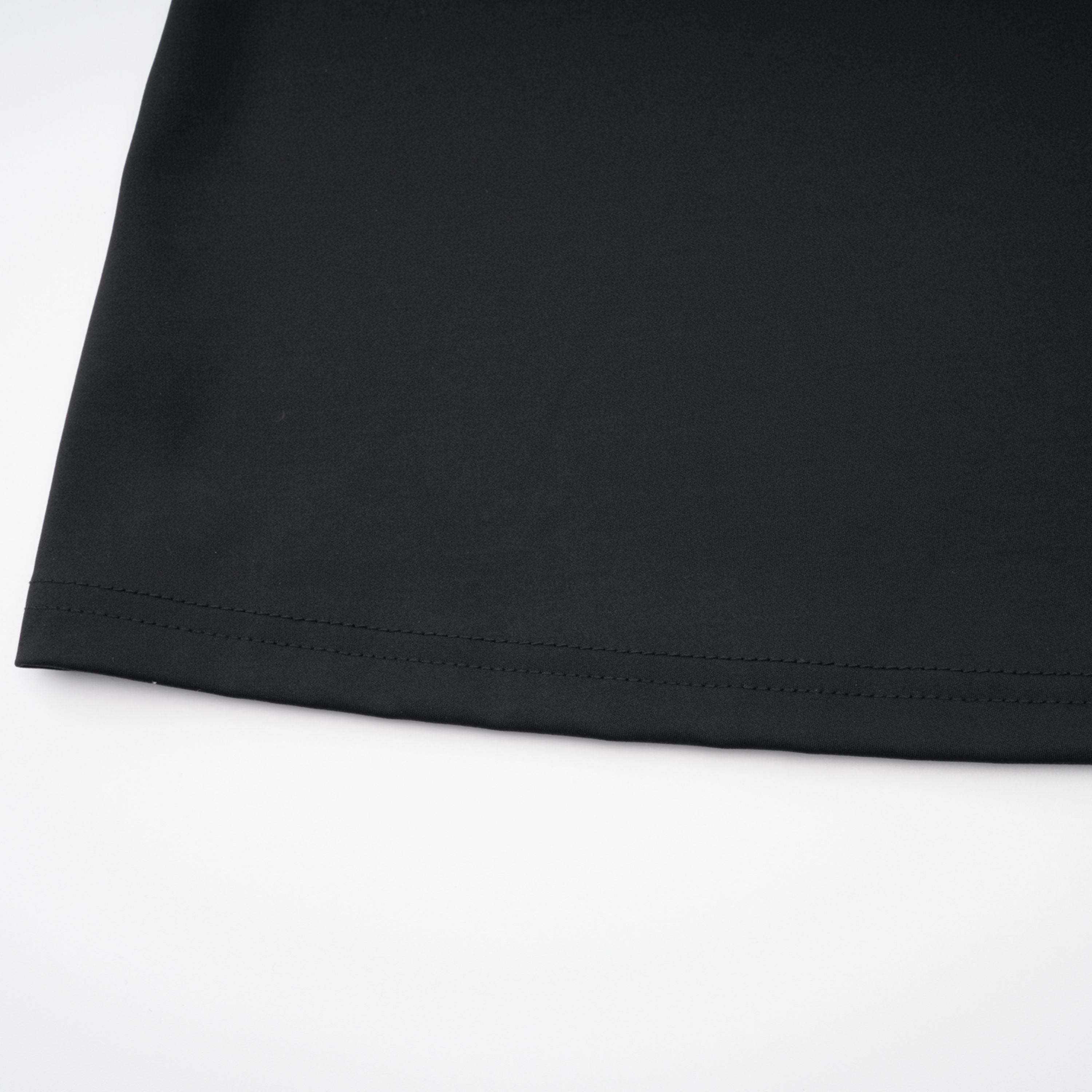 Vestido maxi negro con escote en ojo de cerradura