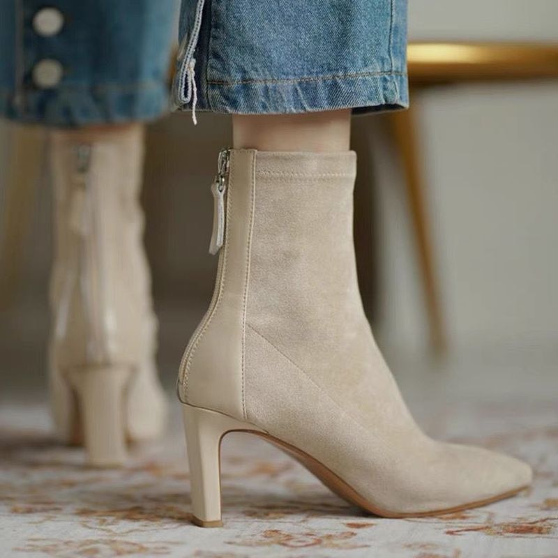 Amine Tacones