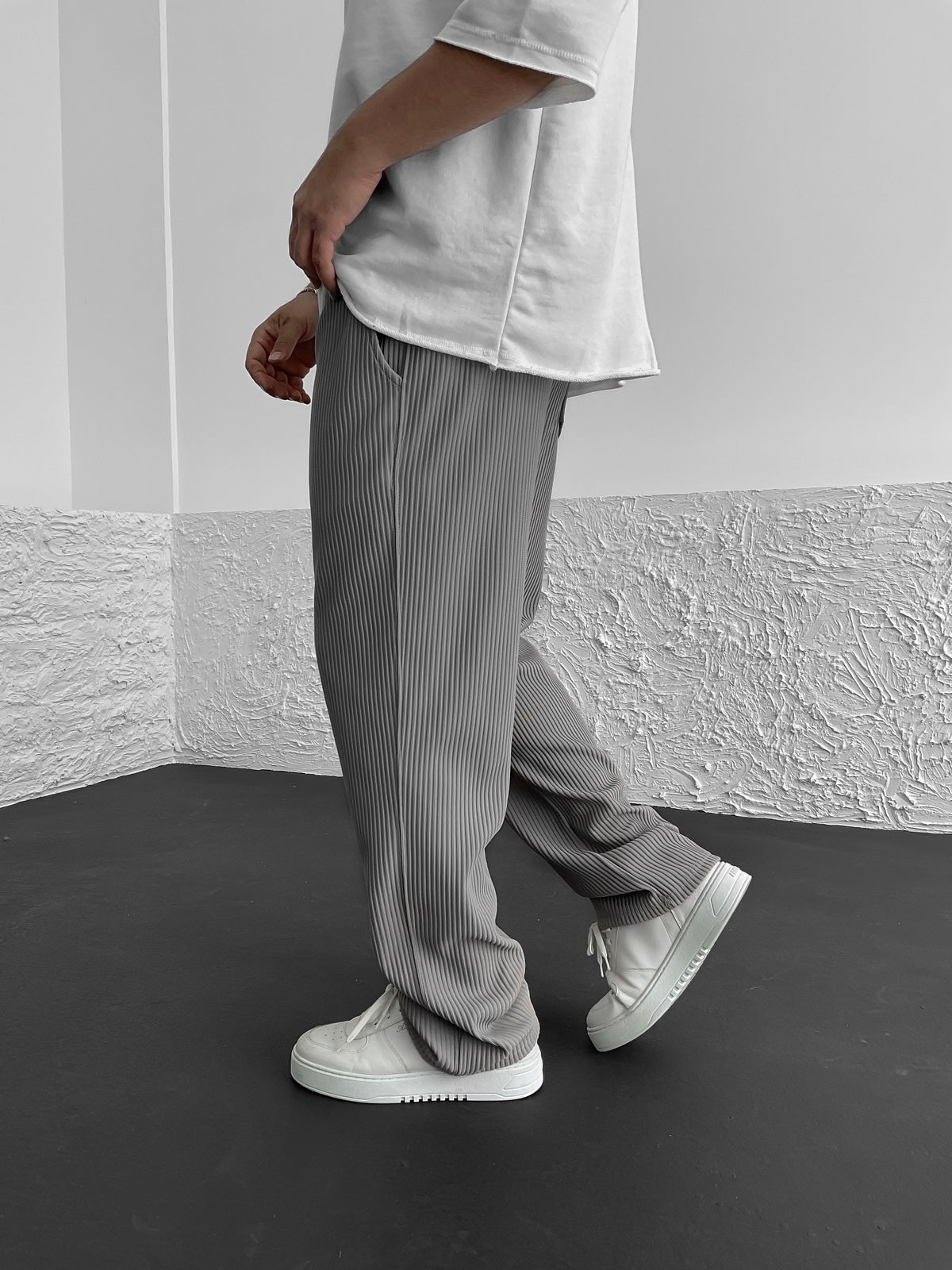 Pantalón acanalado relajado