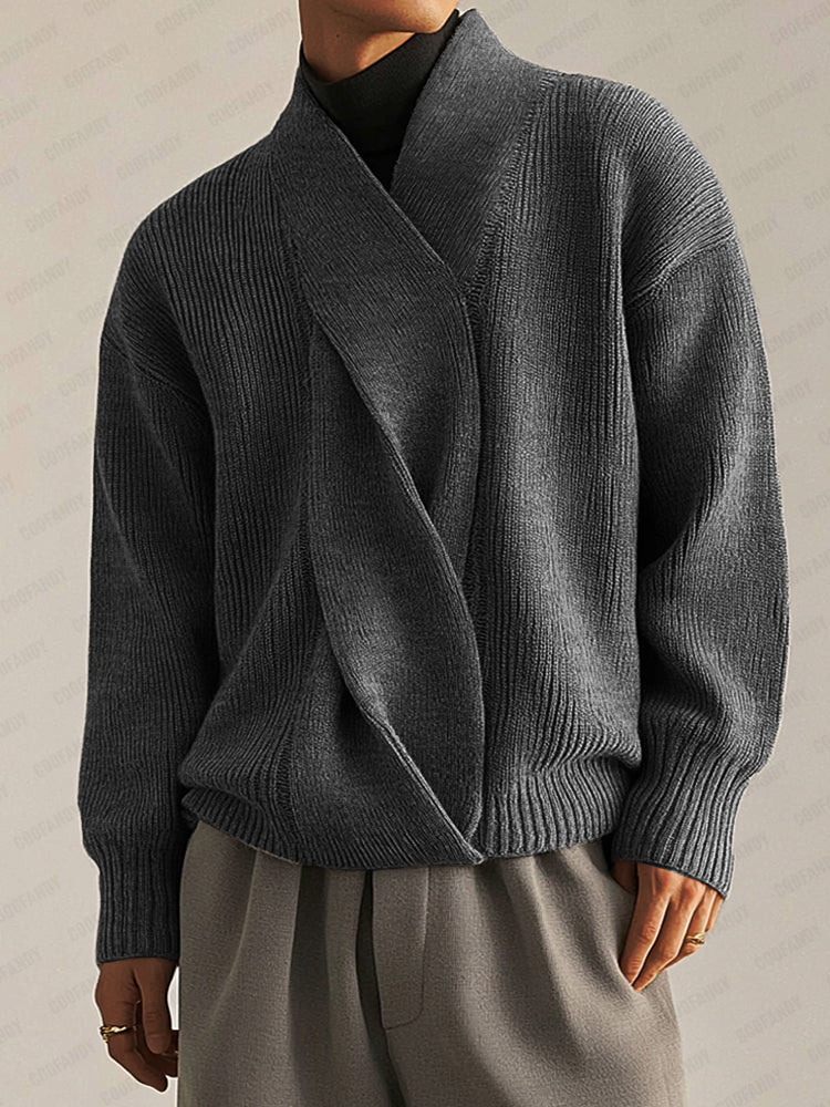 Suéter suave con diseño twist elegante