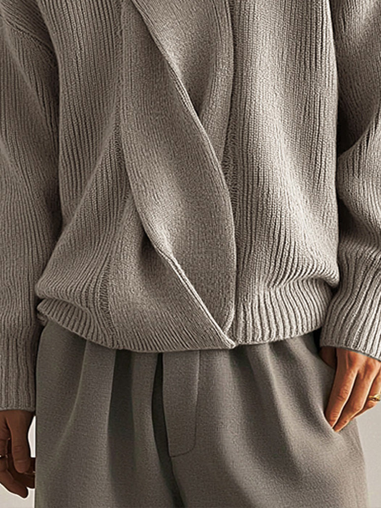 Suéter suave con diseño twist elegante
