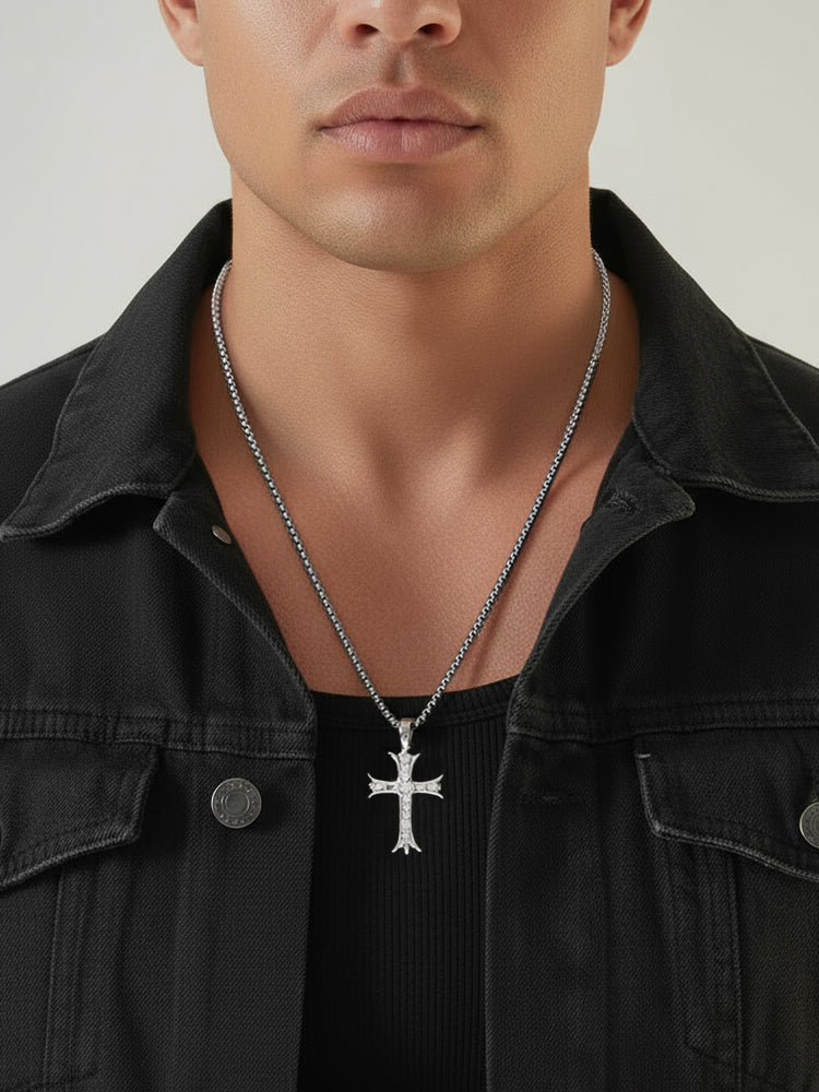 Collar con colgante de cruz
