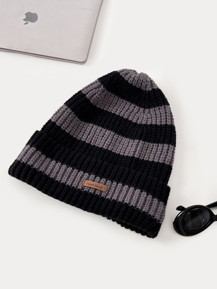 Gorro de punto a rayas cómodo y apilable