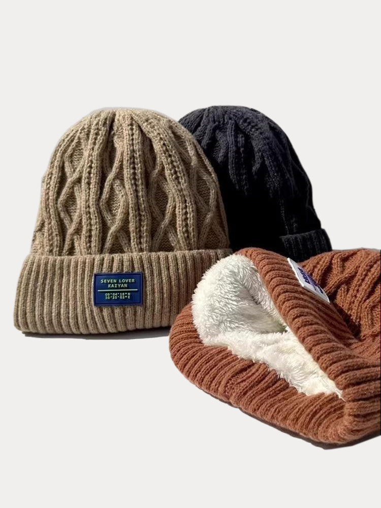 Gorro de punto y etiqueta elegante
