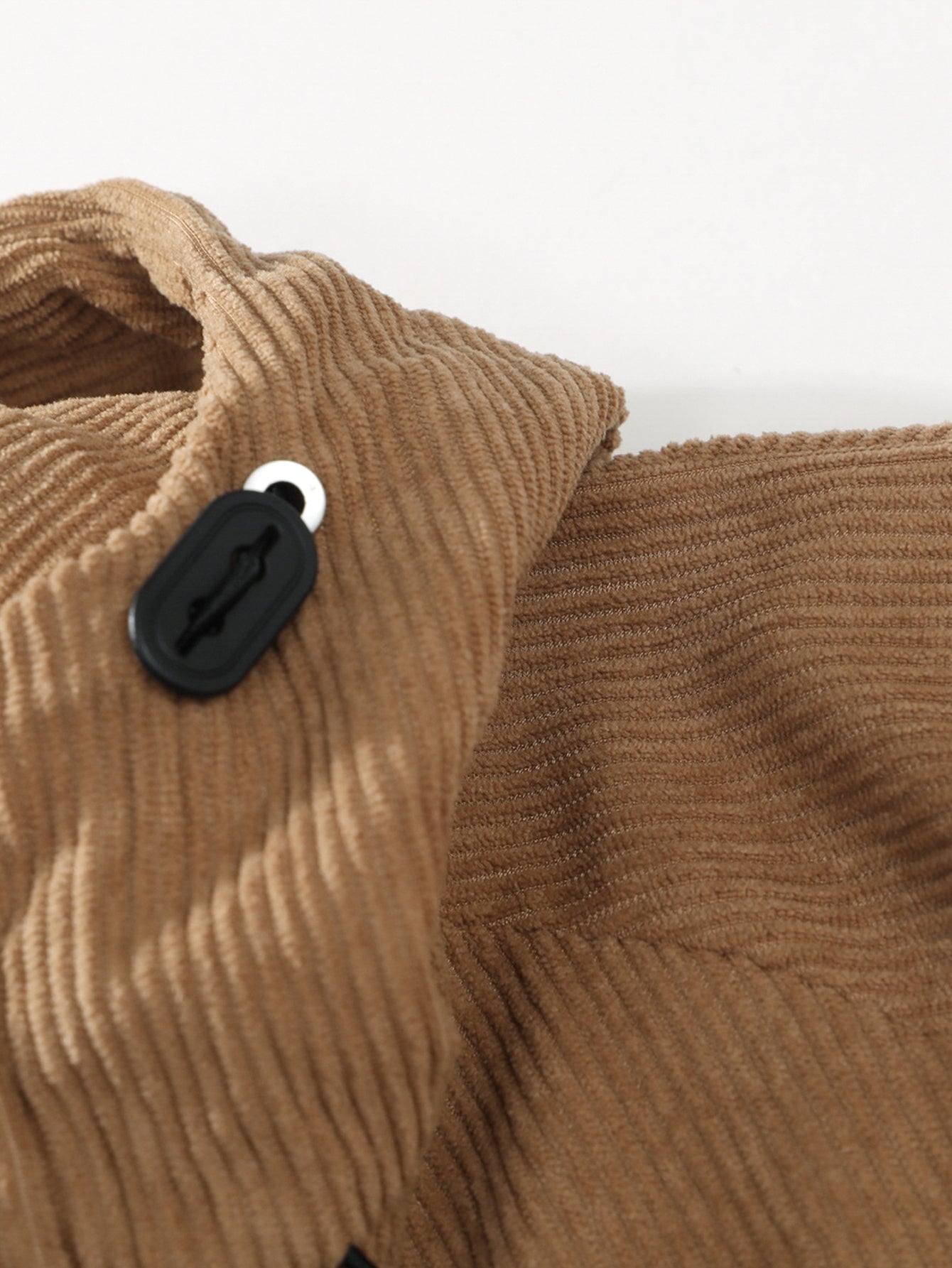 Chaqueta con capucha