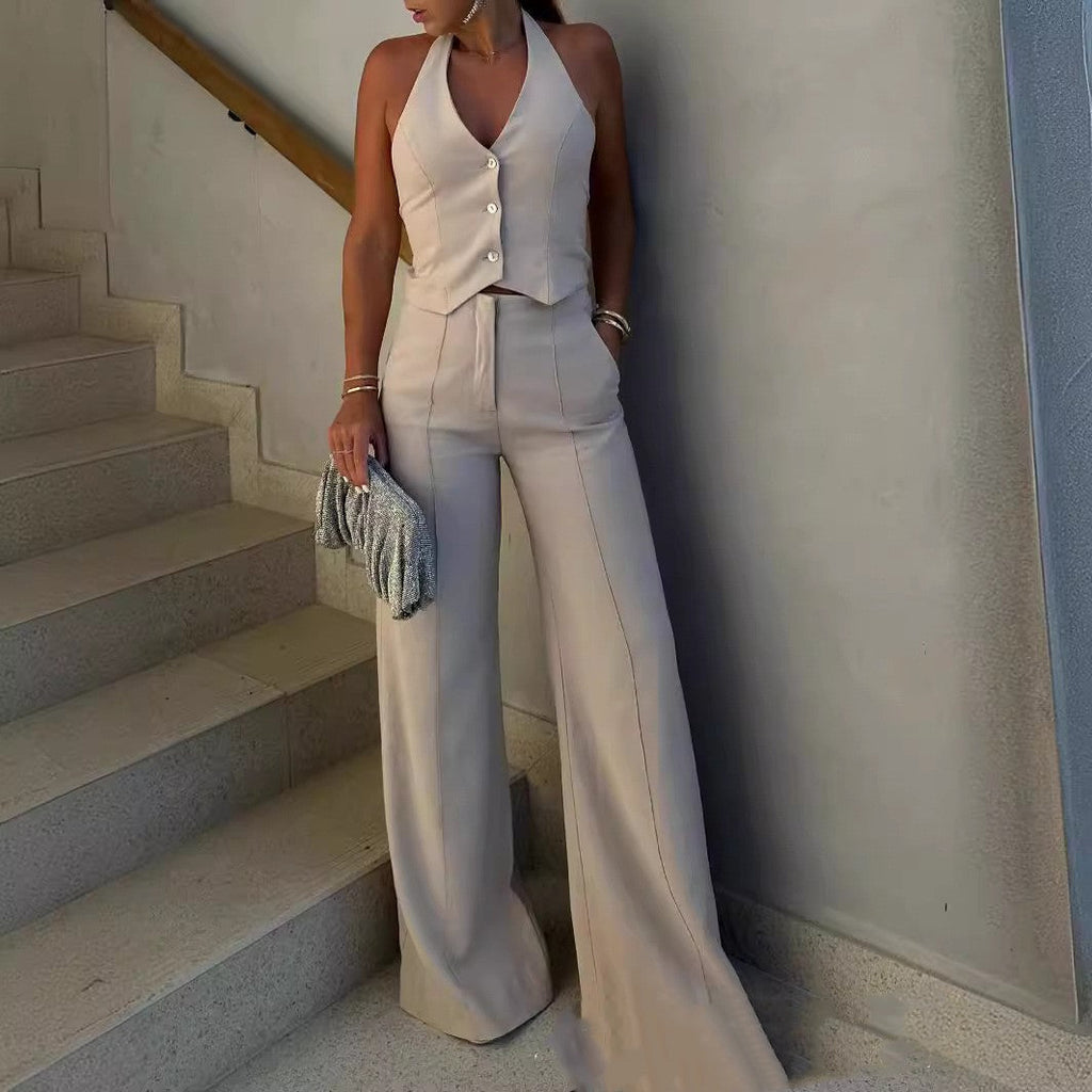 Conjunto con chaleco de traje y pantalones casuales