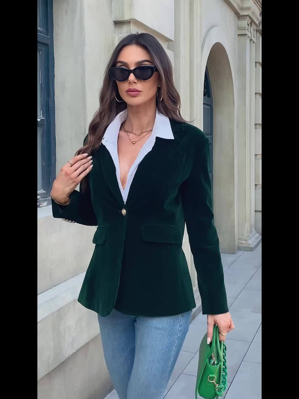 Chaqueta clásica entallada para mujer con botones