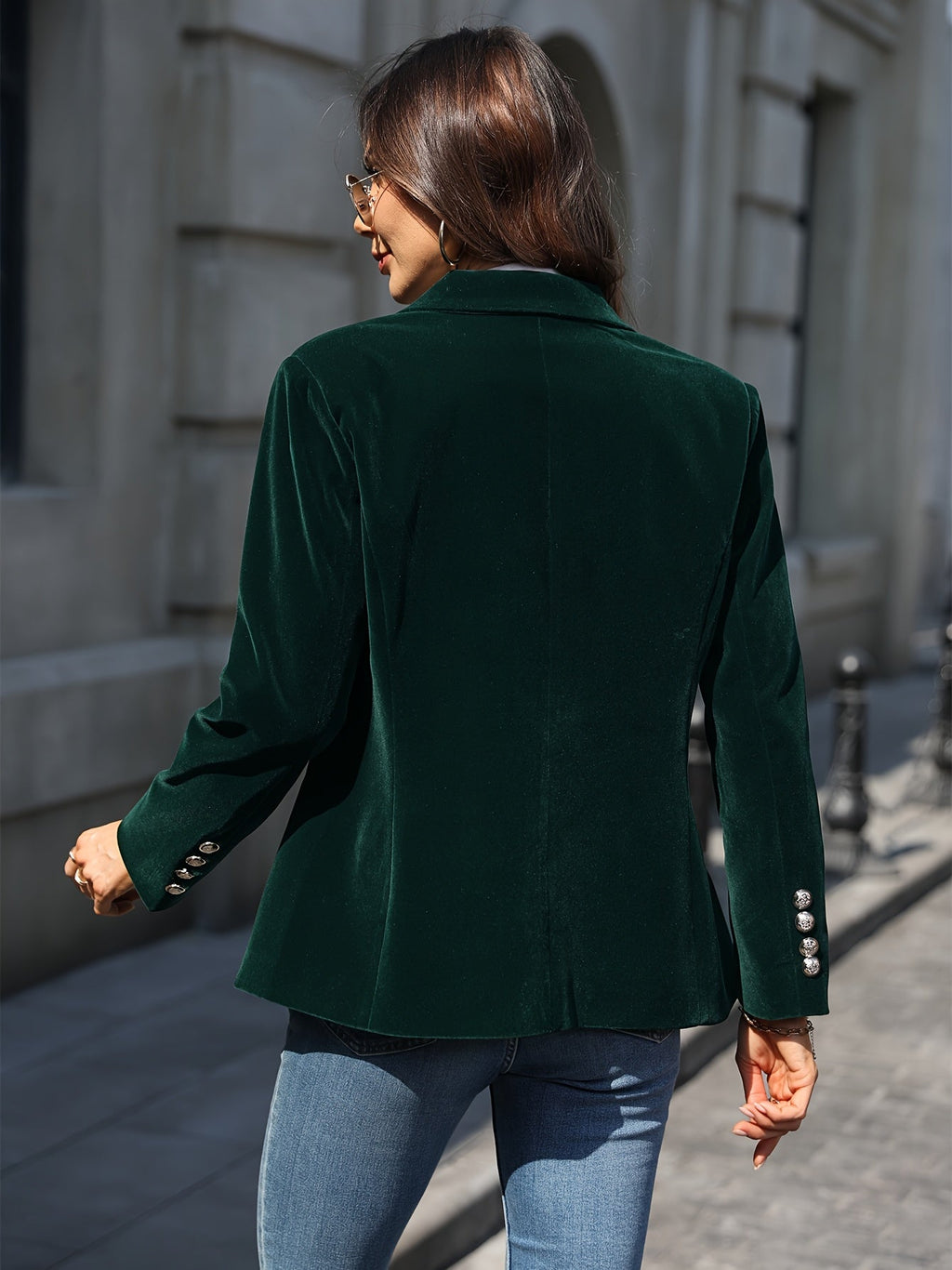 Chaqueta clásica entallada para mujer con botones