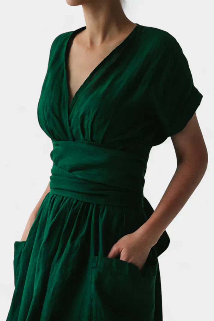 Elegante vestido con escote en V