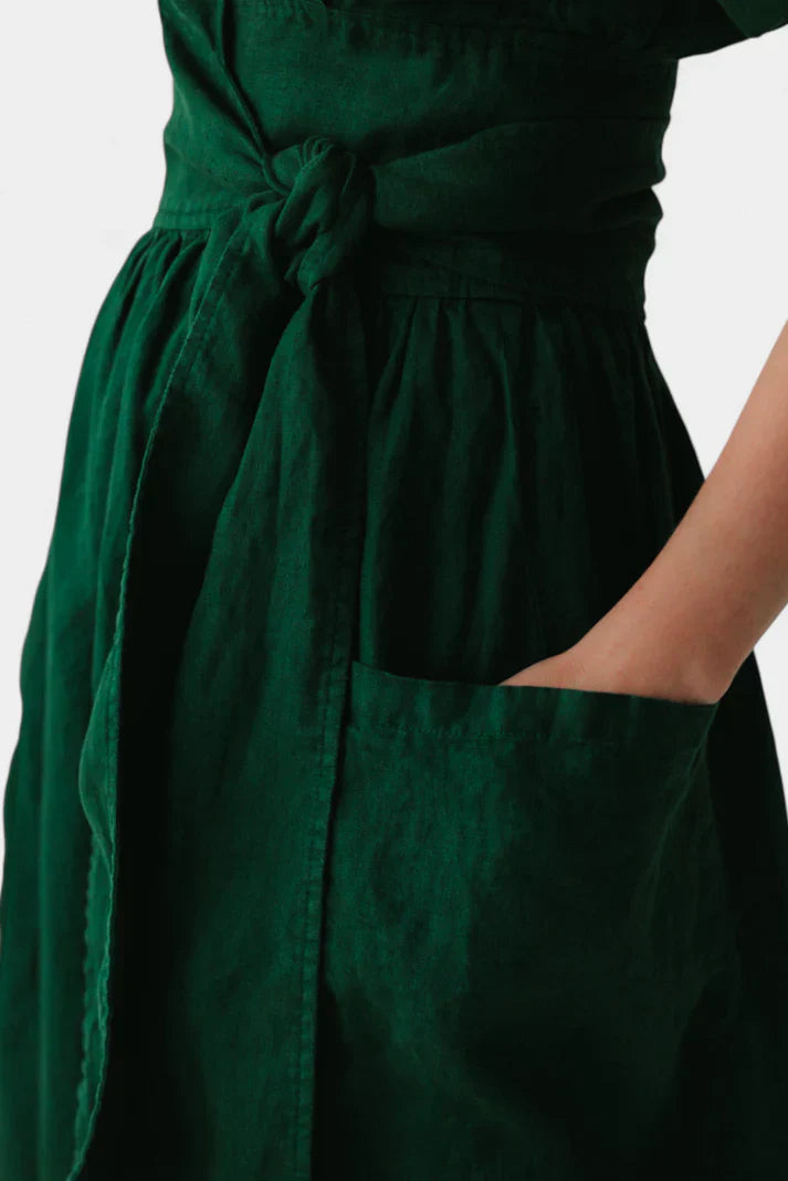 Elegante vestido con escote en V