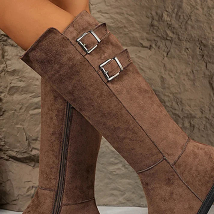 Botas altas con cremallera lateral